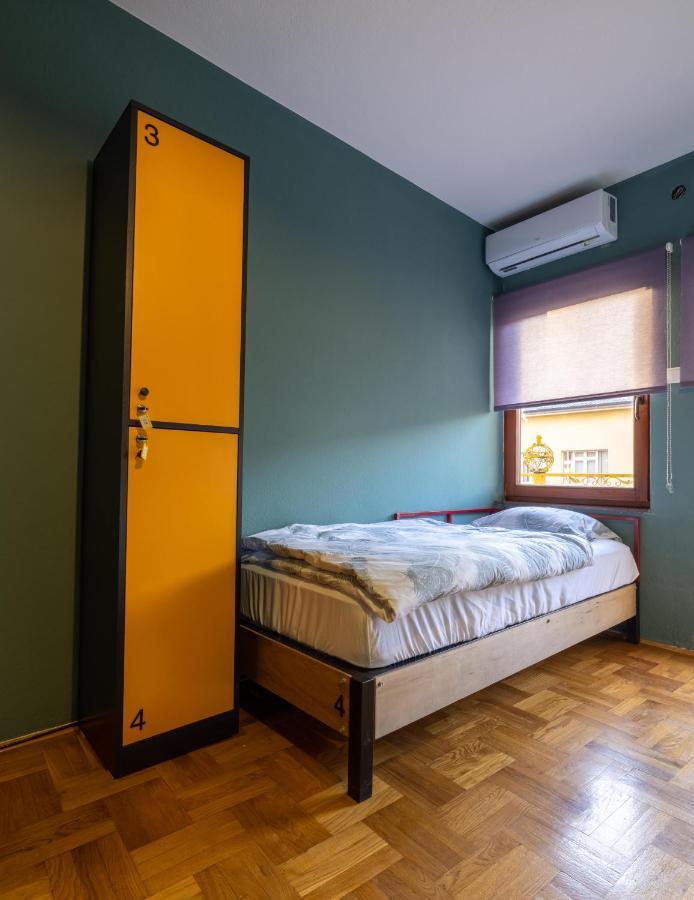 Hostel Prishtina Backpackers Prishtinë Ngoại thất bức ảnh