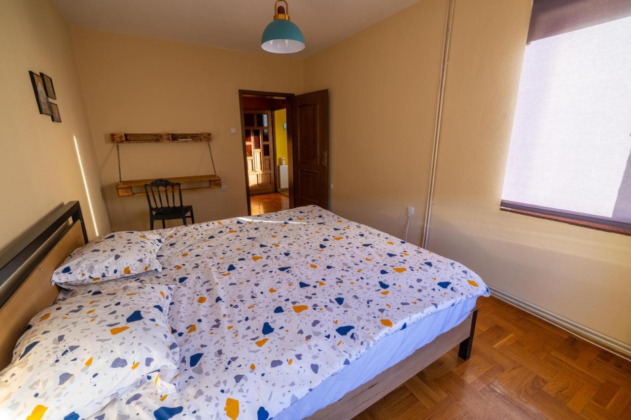 Hostel Prishtina Backpackers Prishtinë Ngoại thất bức ảnh