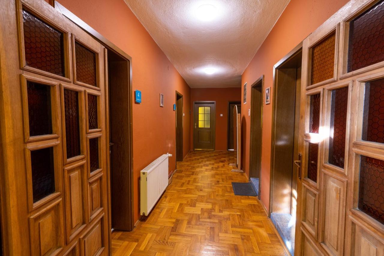 Hostel Prishtina Backpackers Prishtinë Ngoại thất bức ảnh