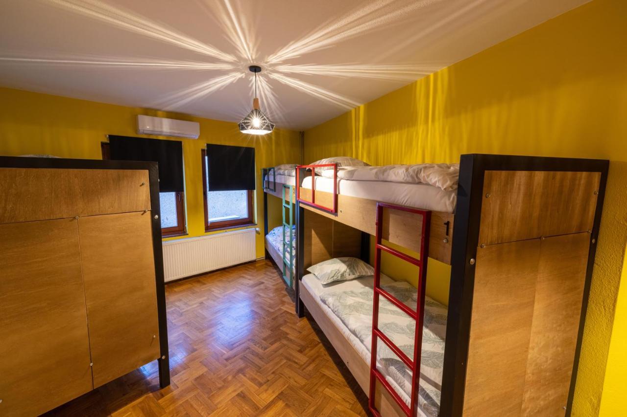 Hostel Prishtina Backpackers Prishtinë Ngoại thất bức ảnh
