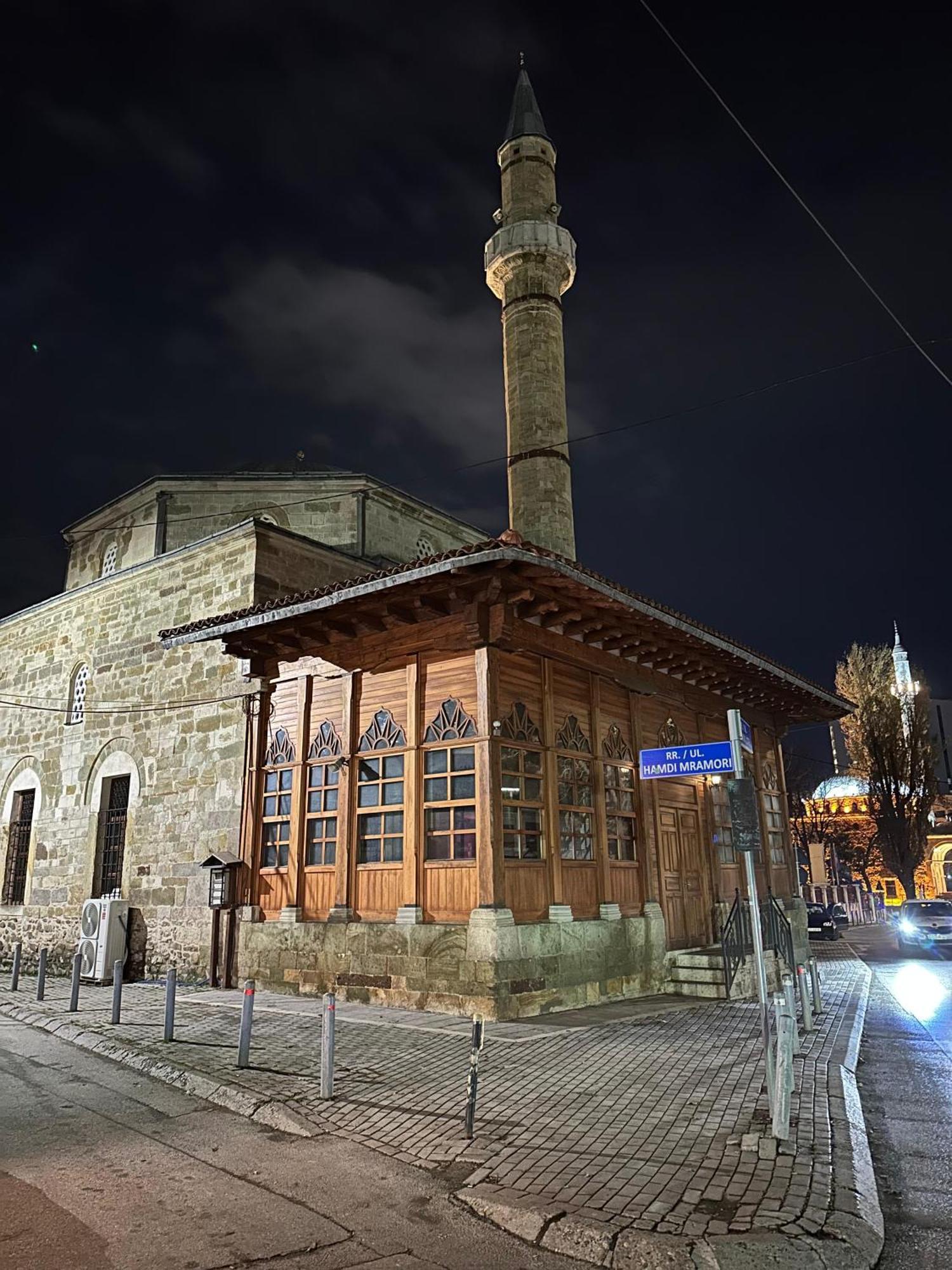 Hostel Prishtina Backpackers Prishtinë Ngoại thất bức ảnh