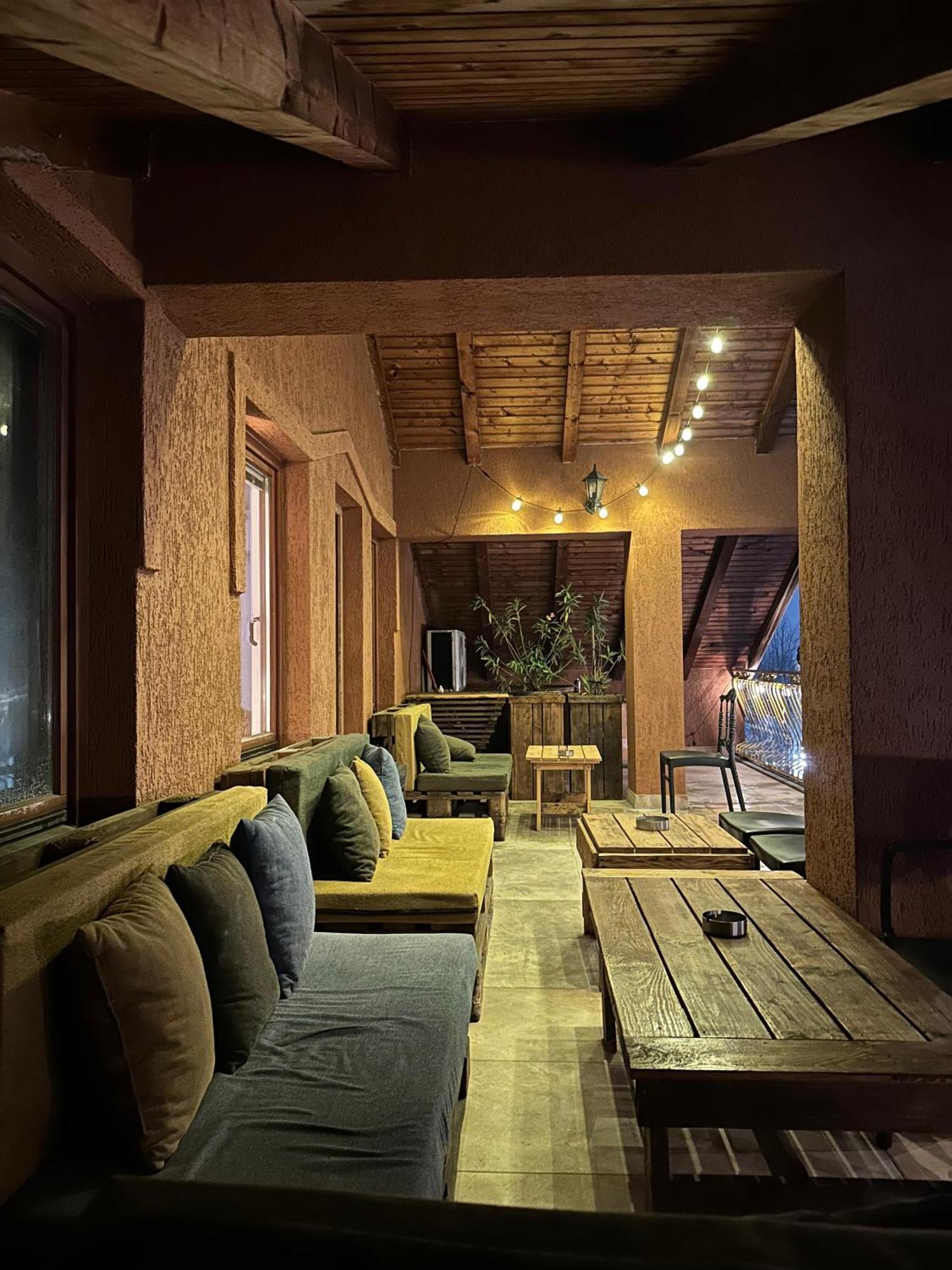 Hostel Prishtina Backpackers Prishtinë Ngoại thất bức ảnh