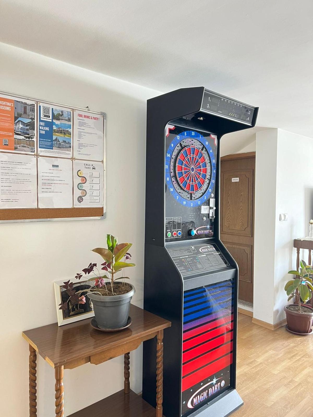 Hostel Prishtina Backpackers Prishtinë Ngoại thất bức ảnh